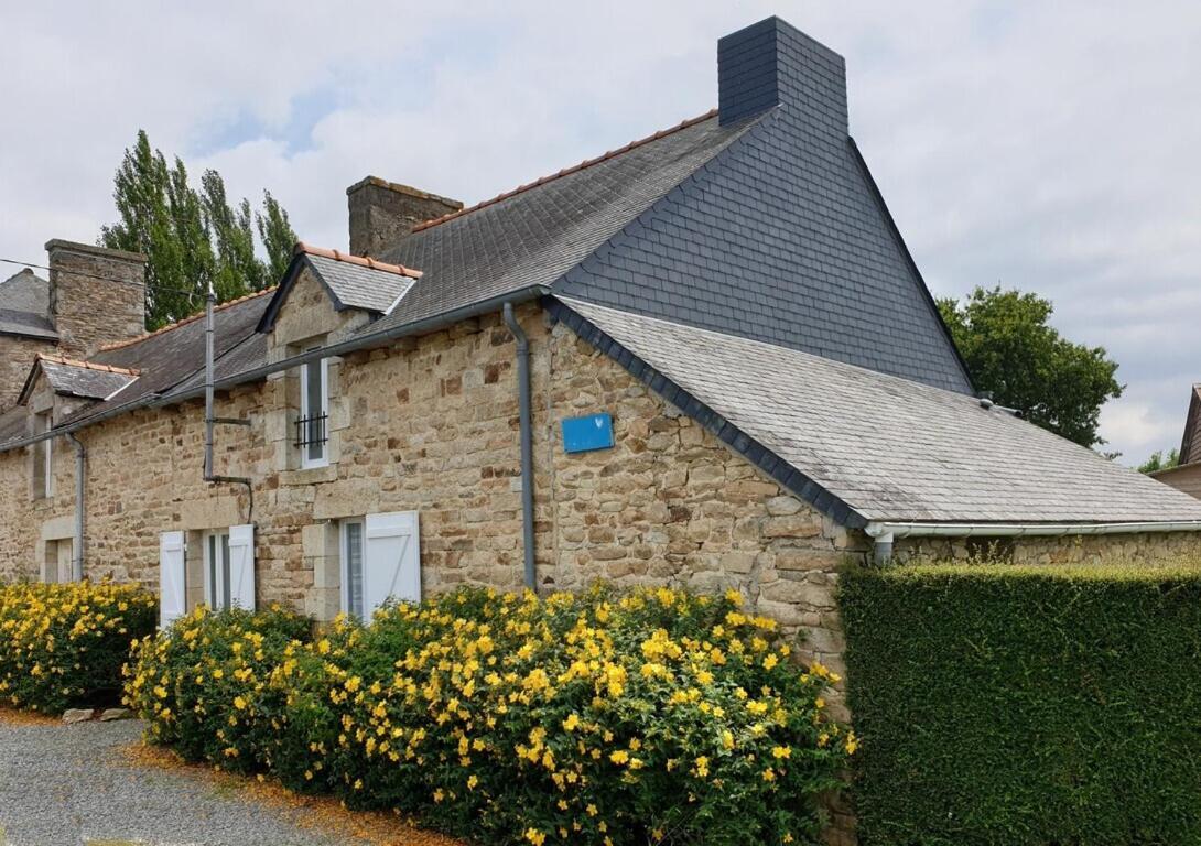 Charming Traditional 2-Bed Cottage Near Plémet Zewnętrze zdjęcie